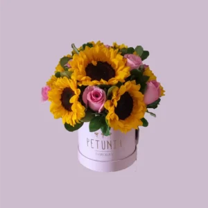 Classic box de girasoles y rosas medium