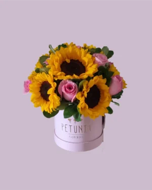 Classic box de girasoles y rosas medium