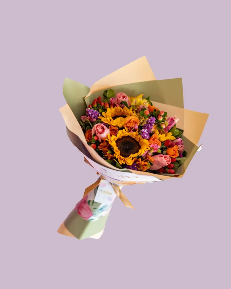 Ramo de girasoles con rosas giant